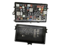 2014 Chevrolet Impala 2.5l Oem Engine Fuse Box Relay Junction Block 20981710-02 2014 Chevrolet Impala 2.5l Oem Engine Fuse Box Relay Junction Block 20981710-02