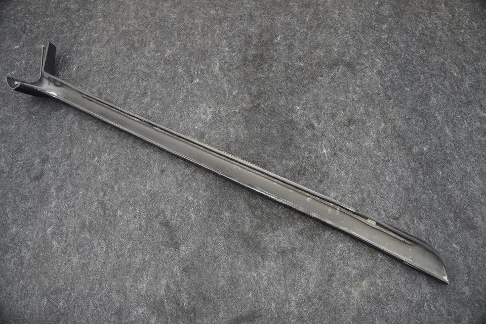 Tampa de guarnição de moldura de pilar dianteiro direito A 4636980230 Mercedes G550 W463 - Imagem 4 de 4