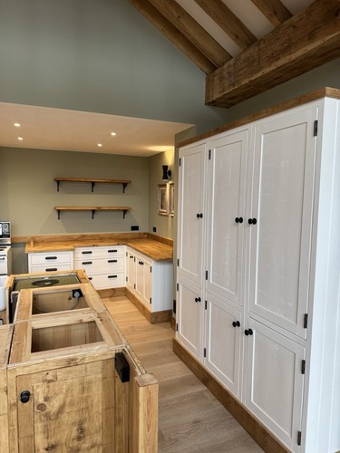 Cucine autoportanti fatte a mano in legno massello dipinto. - Foto 3 di 19