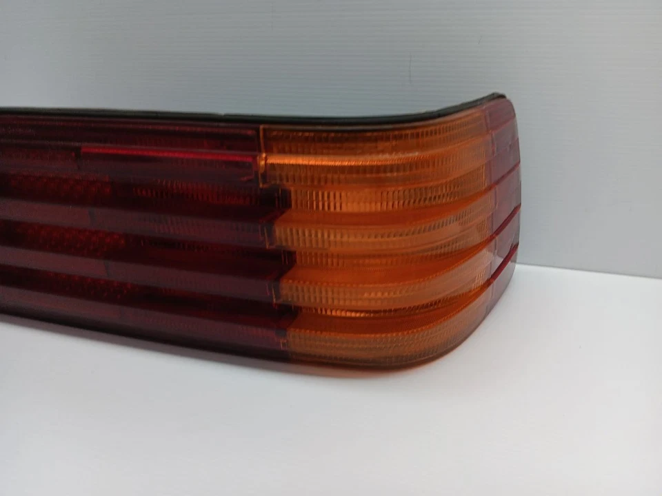 Luz trasera derecha Mercedes R107 380SL 450SL 560SL 1986-1989 pasajero OEM Foto 3 de 4