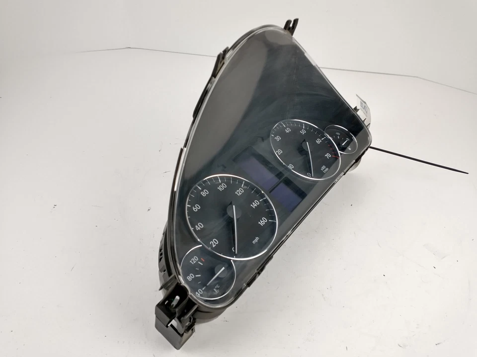 Mercedes-Benz Clase C 2006 velocímetro cúmulo de cabeza OEM Foto 2 de 4