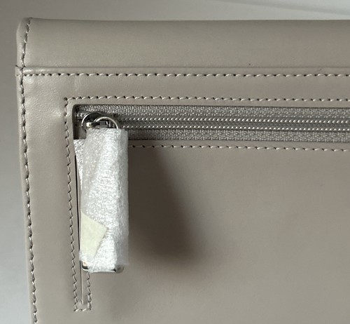 ๐ผ๐ฆ Radley London ๐ผ๐ฆ Portafoglio porta carte di credito in pelle con patta per cani ๐ผ D14 - Foto 14 di 17
