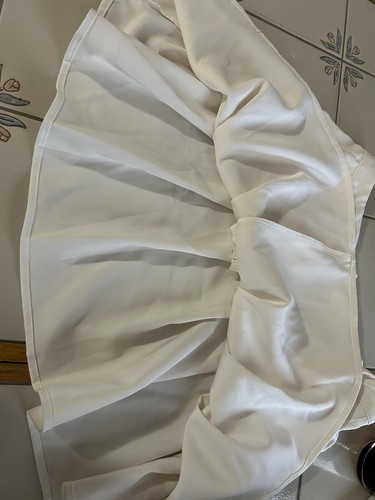 Ivory Pleated Skirt, Side Zipper - Picture 7 of 7