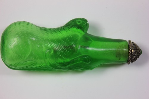 Vintage Oriental Asian Chinese Jade Green LUCKY RABBIT Snuff Bottle - Picture 1 of 6