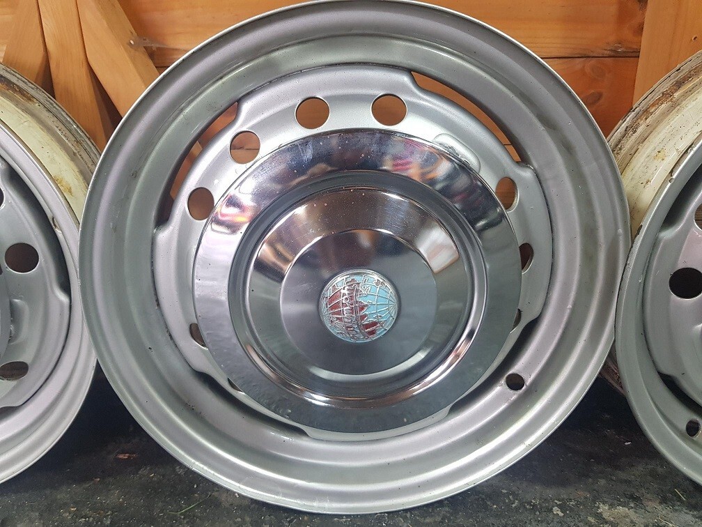 ORIGINAL TRIUMPH TR3A STEEL WHEELS & HUBCAPS ALSO SUITABLE FOR TRIUMPH TR2,TR3 - Picture 4 of 11