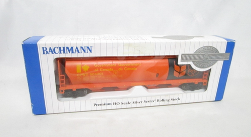 Bachmann HO Scale CPWX Government Canada 4 Bay Cylindrical Grain Hopper 19134 - Picture 8 of 8