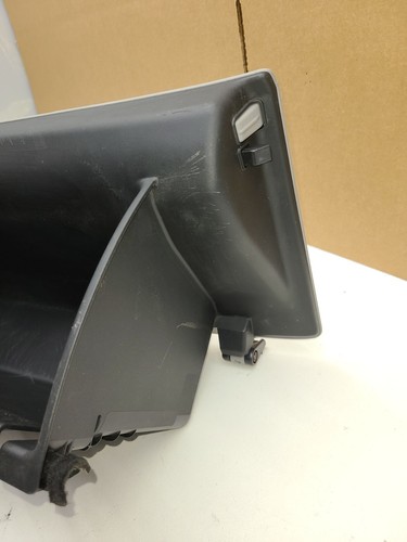 2018-2019 Honda Odyssey Dashboard Glove Box Storage Compartment OEM 77500THR - Picture 6 of 15