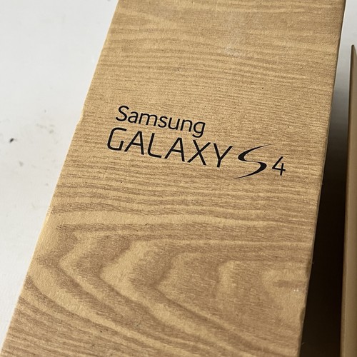 Nuevos auriculares Samsung Galaxy S4 + cargador y plomo + caja original - Imagen 3 de 12