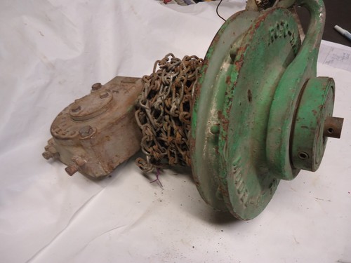 1-KE Actuator Worm Gear with chain wheel operator (Roto-Hammer Model 9-E) - Picture 2 of 8