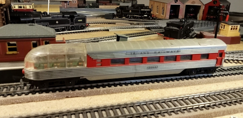 OO Tri-ang R.125 Transcontinental observation car in Tri-ang Rail silver and red