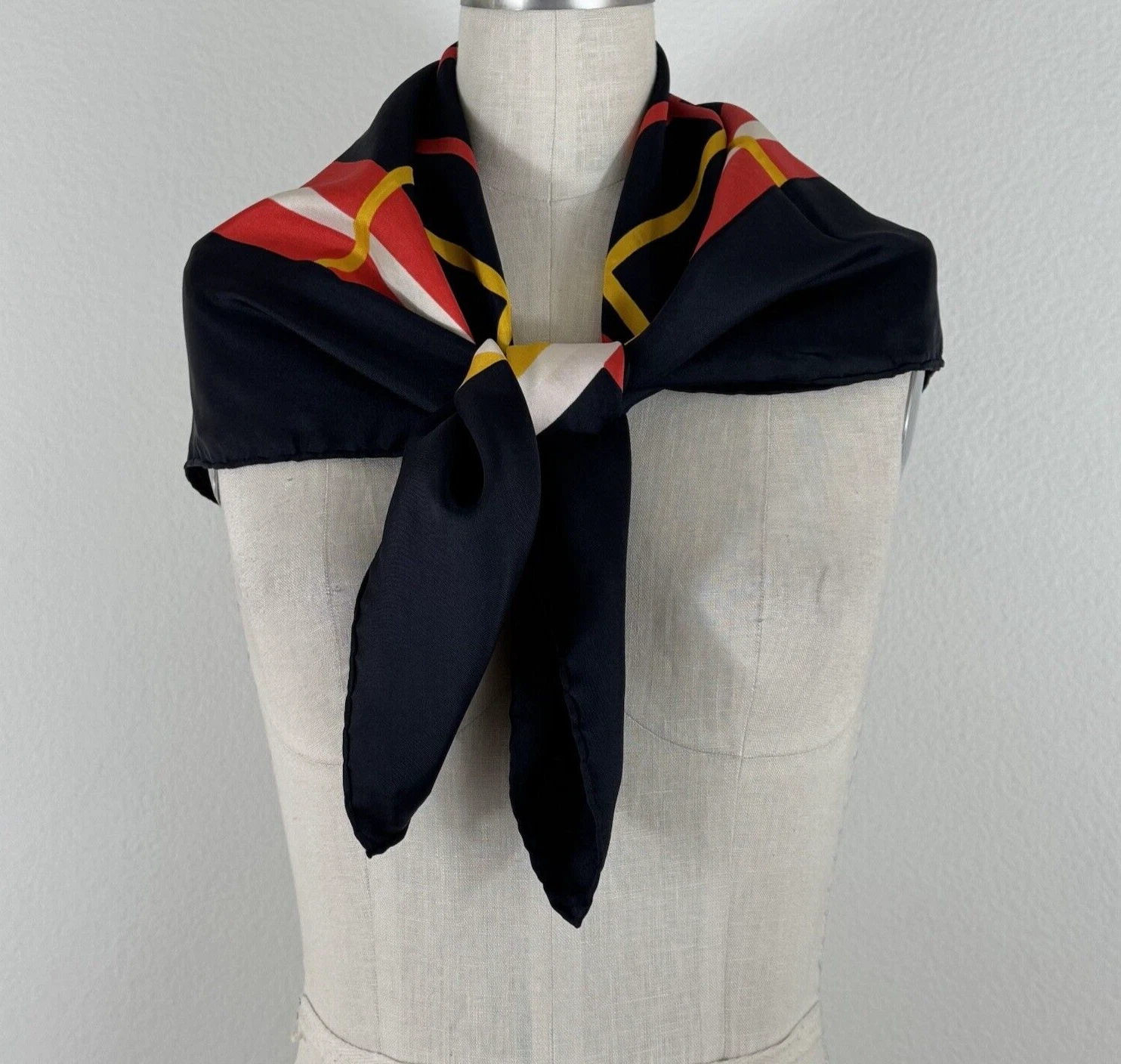 Foulard femme vintage Christian Dior en soie 30