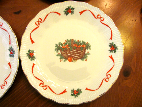SOUTHINGTON BY BAUM "BASKET OF CHEER" POLAND 4 CHRISTMAS 10" DINNER PLATES EXC - Picture 2 of 8