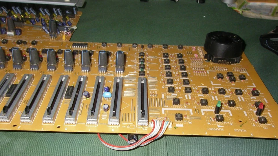 Akai DPS16 FADER BOARD PC OPERATION L3055A502A Test Completed Working - Image 4 of 4