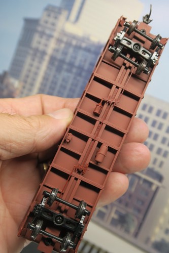 ACCURAIL HO SCALE C & NW 5561 41' AAR STEEL GONDOLA W/KADEE SPRUNG TRUCKS/CPLRS! - Picture 14 of 19