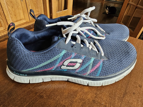Skechers navy multi color Womens size 9 sn#11885 color code NVMT Flex sole
