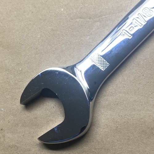 DEWALT DWMT75232OSP Ratcheting Comb Wrench 1-1/8in SAE - Picture 8 of 10