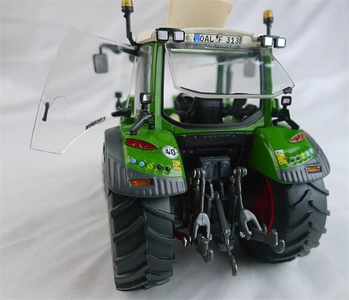 for USK for Fendt 313 for Vario Front Loader Green 1:32 Truck Pre-built Model - Picture 9 of 12
