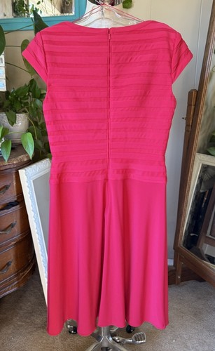 Adrianna Papell Red V-neck Mesh Insets Dress, Size 4 - Picture 11 of 11