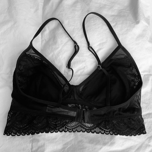 Elegant Black Lace Bra Size XS - Picture 4 of 6