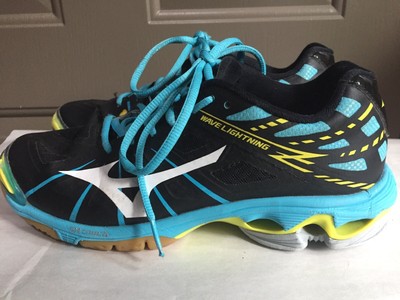 mizuno black and blue volleyball shoes