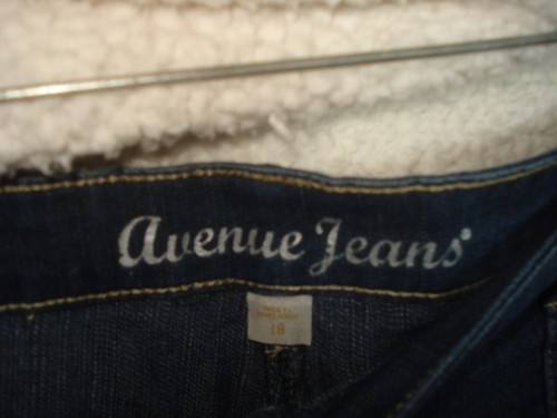 Avenue Denim JEAN SHORTS STRETCH Size 18 Dark Wash - Picture 2 of 3