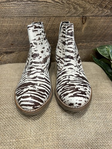 New Matisse 8 Zebra Brown White Slip On Boots Wood Heels Shoes Animal Stripe - Picture 3 of 9