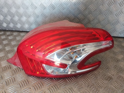Feu Arrière Droit Complet - PEUGEOT 208 I (1) PHASE I (1) - De 03-2012 à 09-2015 - Picture 1 of 5