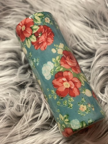 Pioneer Woman Vintage Floral Fabric 20 Oz Epoxy Tumbler - Picture 2 of 3