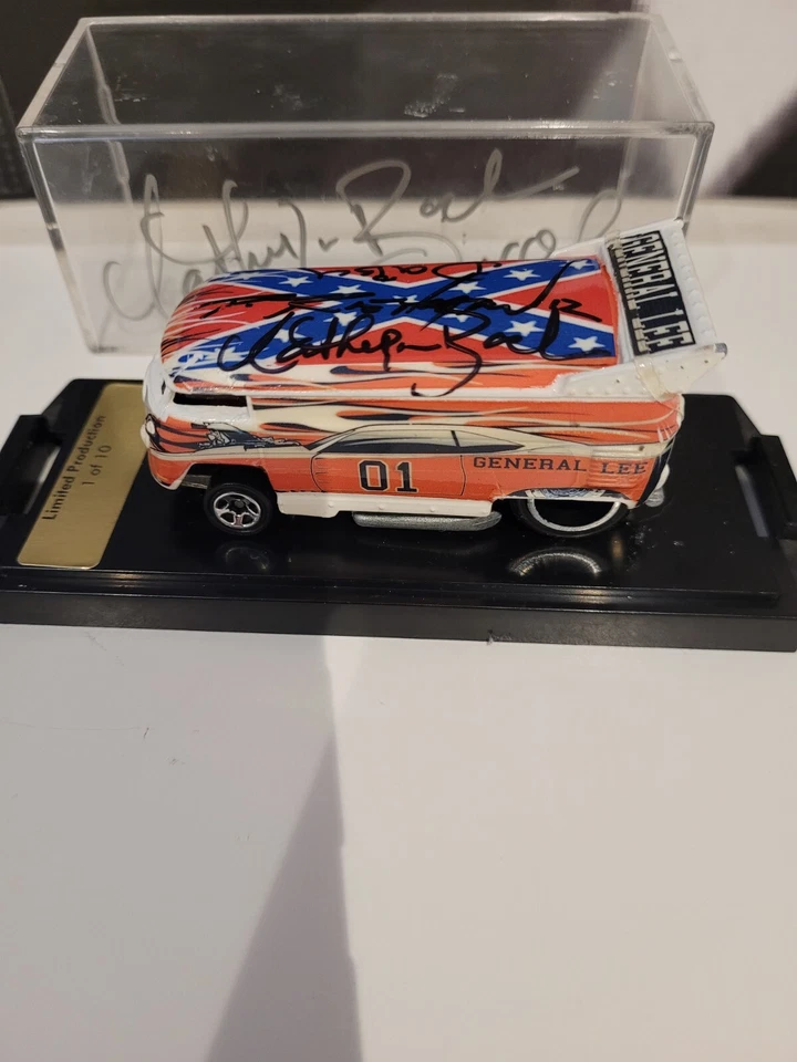 Hot Wheels Dukes of Hazzard Custom VW Drag Bus GENERAL LEE Signed by DASIY DUKE — 第 3/4 张图片