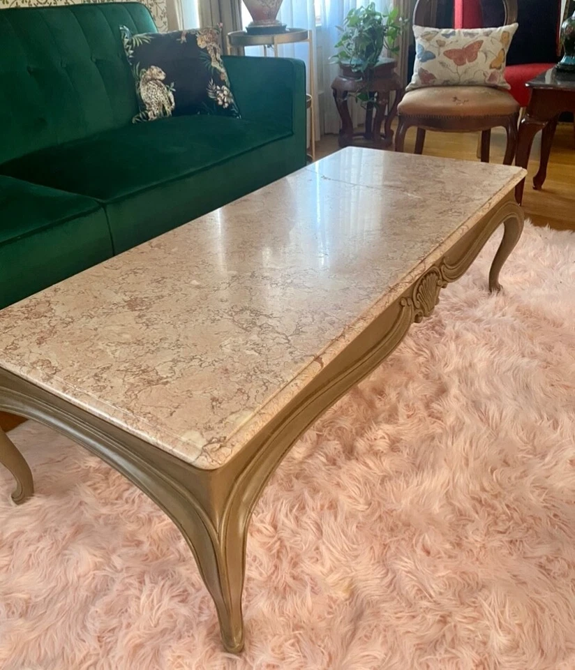 Antigua mesa de centro victoriana con tapa de mármol Rose Rouge Foto 3 de 4