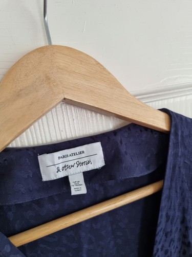 & Other Stories Leo Jacquard Duo Button Wrap Blouse In Navy Blue Size EU 38 - Picture 3 of 5