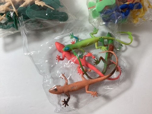 NEW VINTAGE Wild West 30 Piece Cowboys Indians, Team Extreme, Misc Lizards - Picture 5 of 5