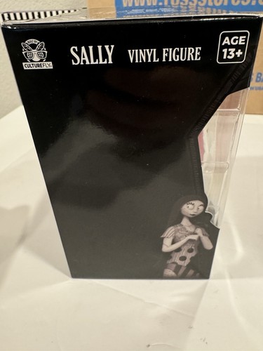 NIB Disneys Tim Burton's The Nightmare Before Christmas Sally Vinyl Figure - Bild 2 von 7