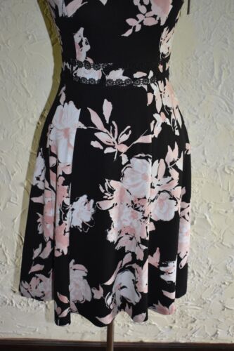 Vestido de Ballet Karl Lagerfeld París con patrón floral negro y rosa talla 2 nuevo con etiquetas - Imagen 4 de 24