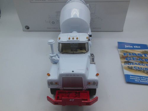 Mezclador modelo Mack R First Gear 19-2261 escaso rojo mezcla E escala 1:34 - Imagen 4 de 13