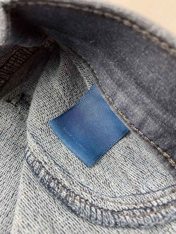 Pantalones de mezclilla ajustados elásticos grandes para mujer Arizona Jean Co Foto 4 de 4