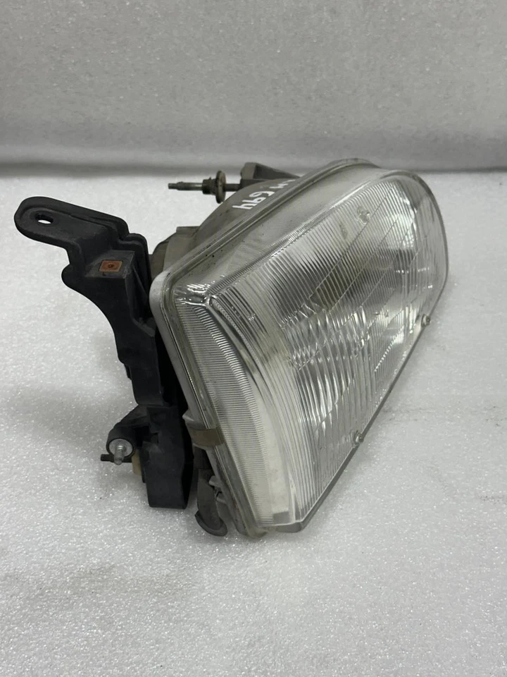 1998 TOYOTA SIENNA RIGHT PASSENGER SIDE HEADLIGHT HEADLAMP - Image 2 of 4