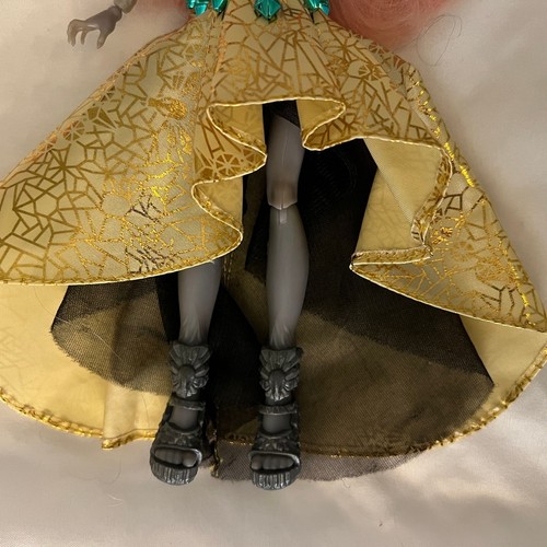 Mouscedes King Boo York Puppe Gala Ghoulfriends MH Monster High Ghoul Mouse Gold - Bild 3 von 4