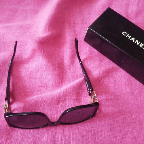 Chanel Sunglasses Gold Coco Logo Boxed Black lens Square France good condition - Picture 4 of 12
