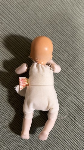 Vintage Miniatur Porzellan Puppe Russ Berrie & Co 4 3/4" Kleid Made in Taiwan Windel - Bild 4 von 8