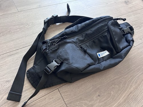 Vintage Undefeated Nylon Waist Fanny Pack Bag Black Sling Los Angeles - Picture 4 of 11