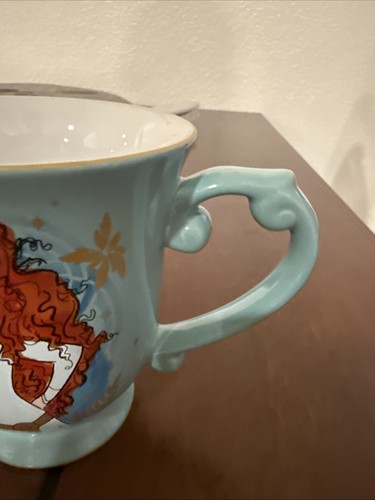 Taza Original Auténtica Azul Disney Store Con Mérida de Brave Disneyland - Imagen 3 de 5