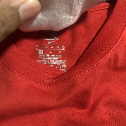 Nike Big Boy's Crew Neck T-Shirt, Size M (10-12 YRS), 2-Piece (T-Shirt & Sock) - Picture 6 of 7