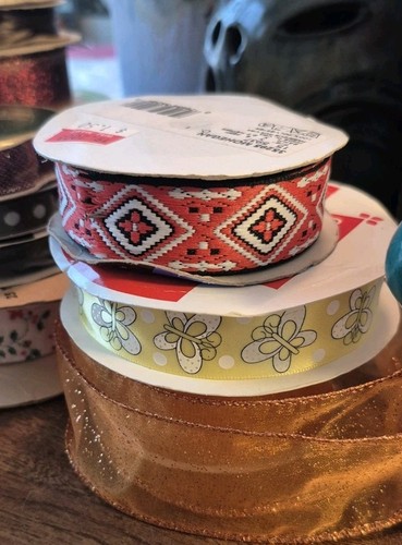 25 Rolls Used Wired/Non Wired Holiday & Misc Ribbon - Picture 4 of 13