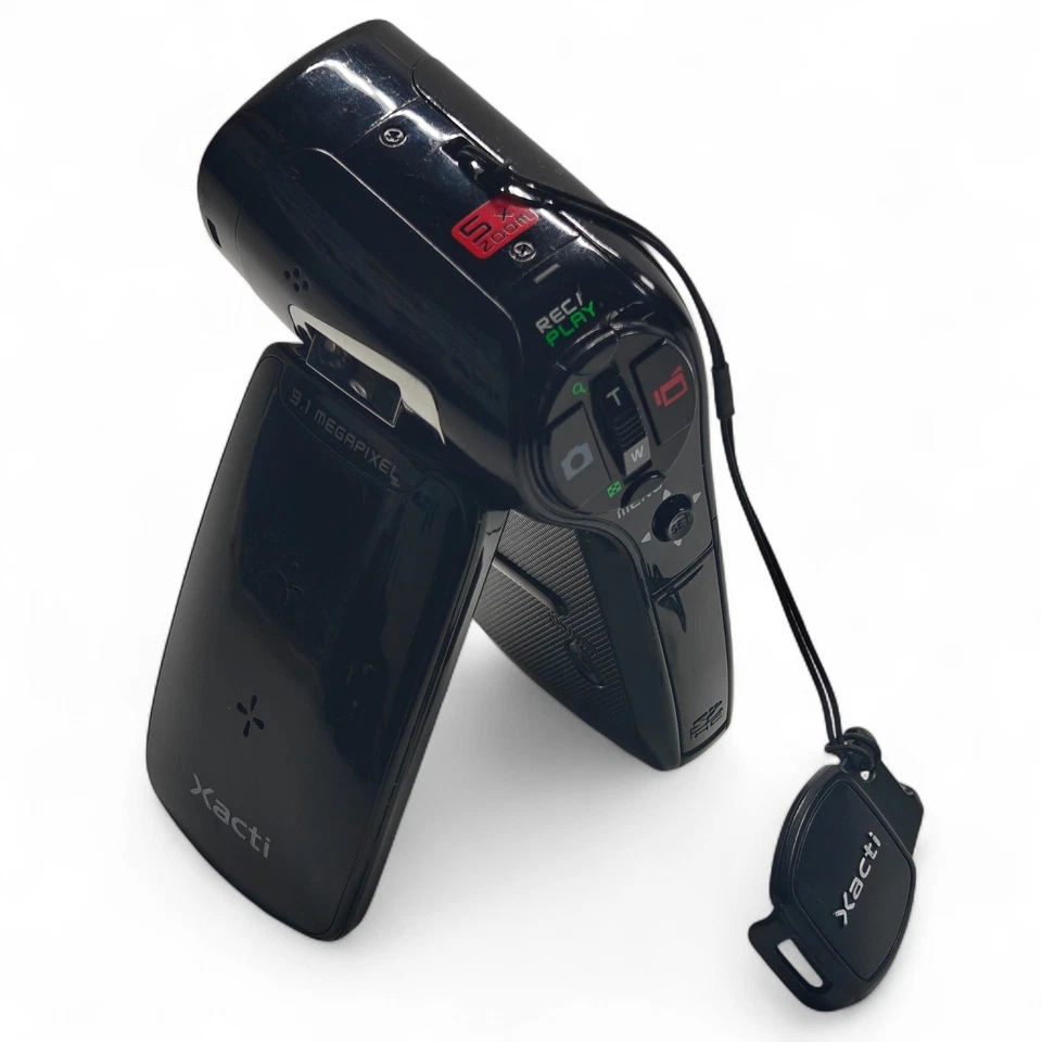 Sanyo Xacti VPC-CG9 9.1MP Compact Digital Camcorder in Black + Charger - Image 4 of 4