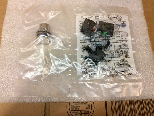 ALLEN BRADLEY 800FM-LE7MN5WX11 ILLUMINATED CLEAR PUSHBUTTON [SET OF 5] NEW - Picture 2 of 3