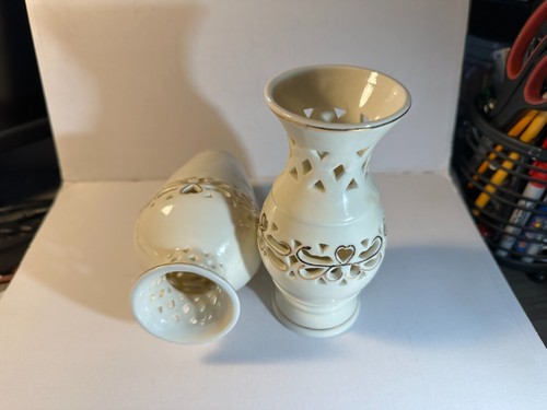 Pair of Vintage Ceramic Gilded Reticulated Vases with Hearts & Wicker - Picture 6 of 11