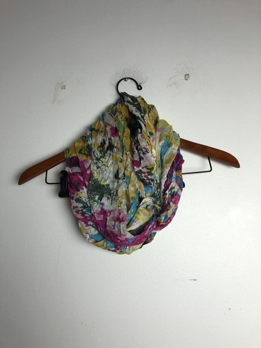 Manhattan Scarf Company (Meijer) women's scarf multicolored polyester WNT An13 - 第 1/5 張圖片