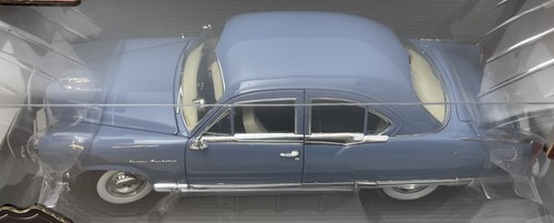 Highway 61 - Blue 1953 Kaiser Manhattan - 1:18 Scale - New in Box - Picture 2 of 4