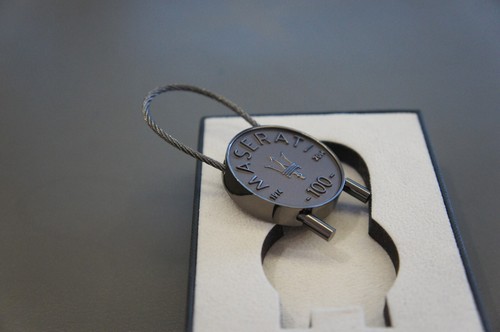 NIB Genuine Maserati 100th Anniversary Trident Gun Steel Metal Keychain Key Ring - Picture 3 of 8